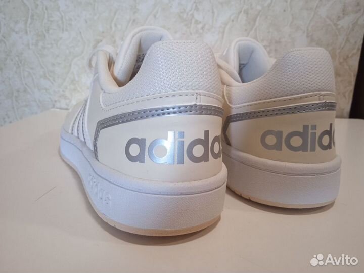 Кроссовки Adidas новые UK 5/2 арт. H00449