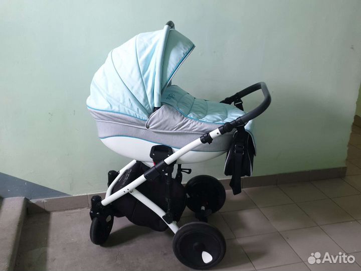 Коляска 3 в 1 zippy viva голубая в отличном сост