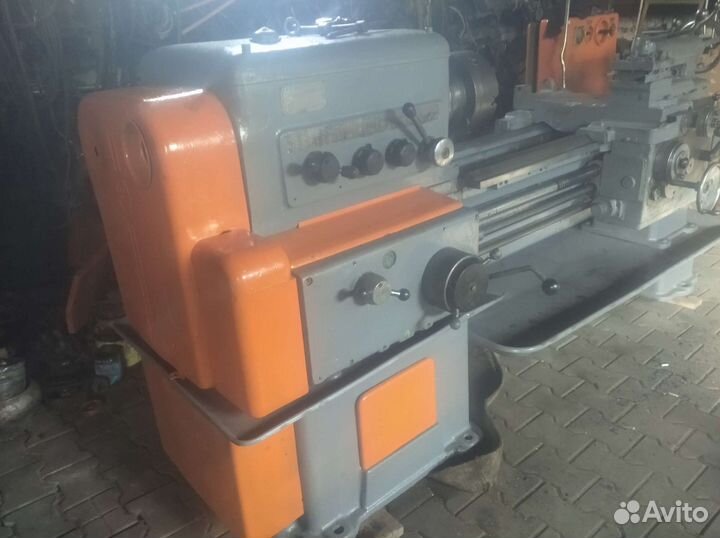 Токарный станок