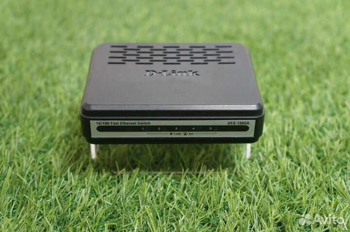 Коммутатор D-Link DES-1005A (13 штук)