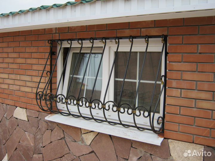 Решетки на окна кованые N 1117