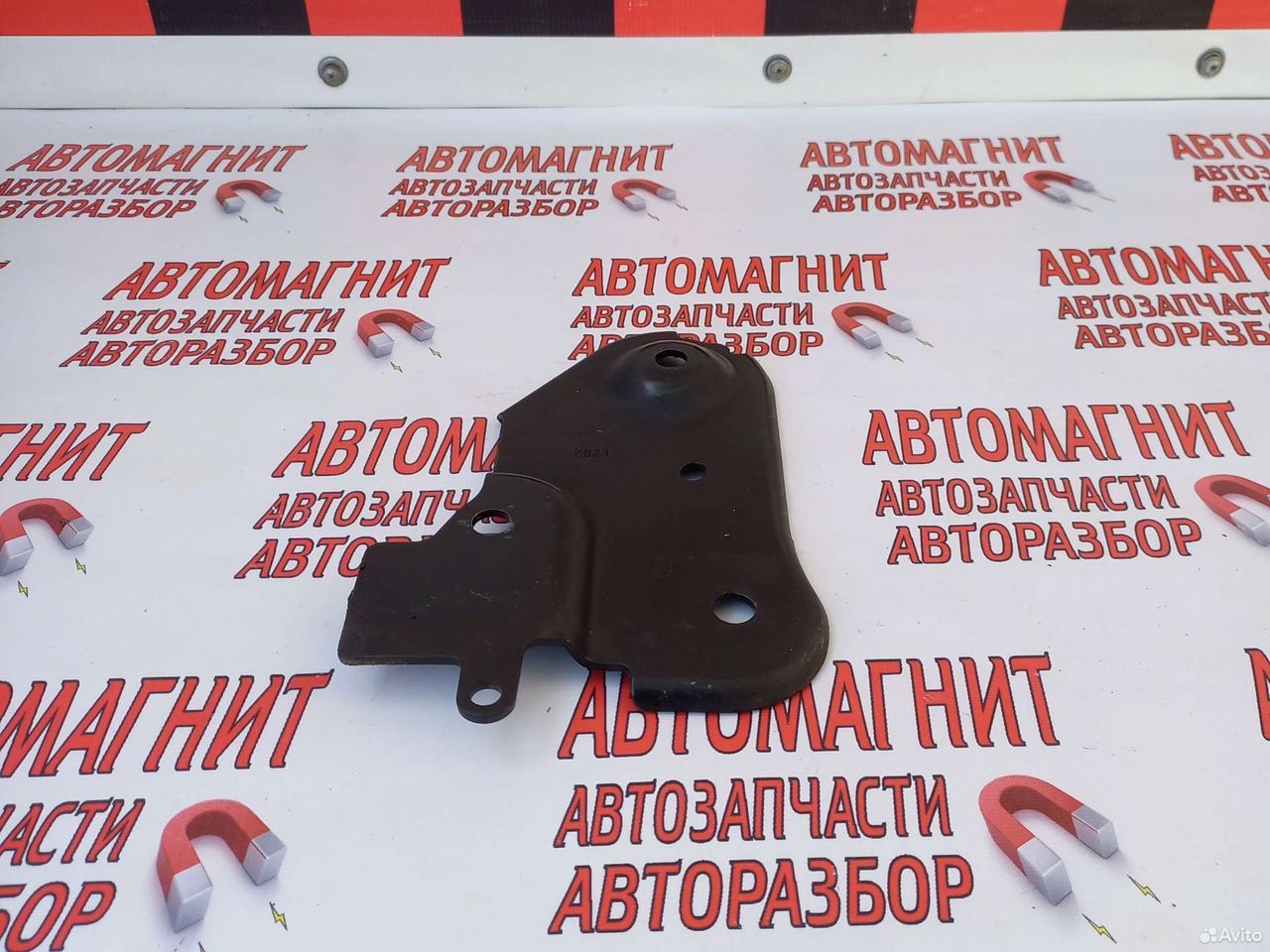 Кронштейн подрамника левый Рено Аркана 1.3