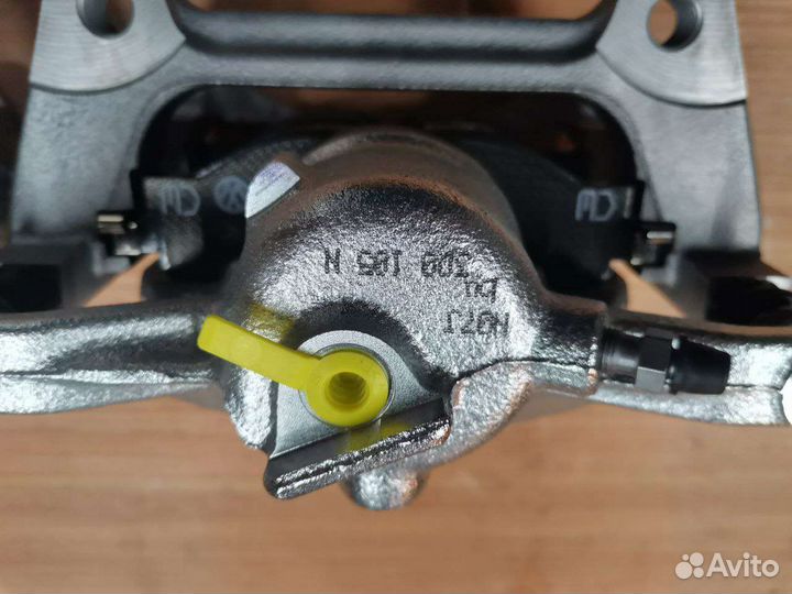 Новый оригинальный передний тормозной суппорт