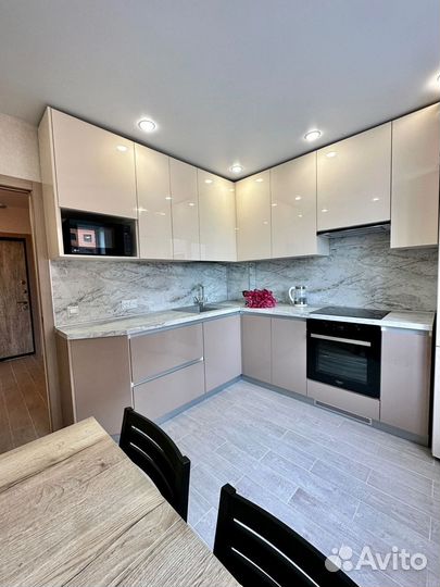 Кухня с ручками Гола