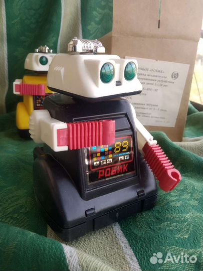 Игрушка СССР робот