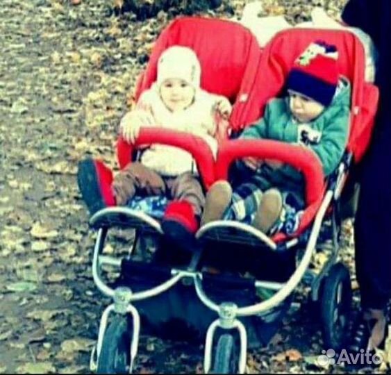 Коляска для двойни bumbleride