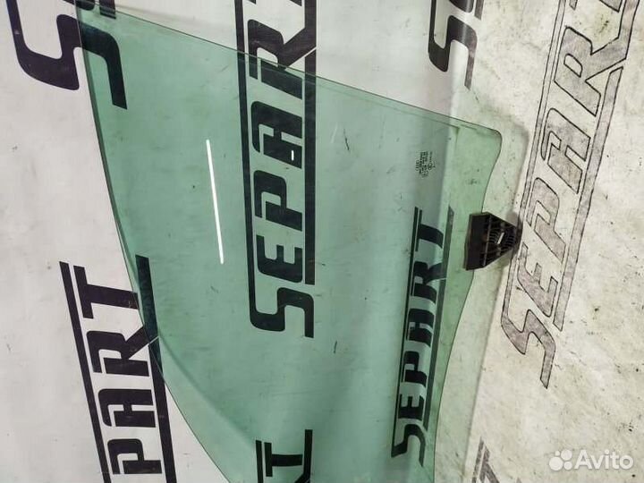 Стекло боковое левое Audi A4 B7 2.0 BWE 2007