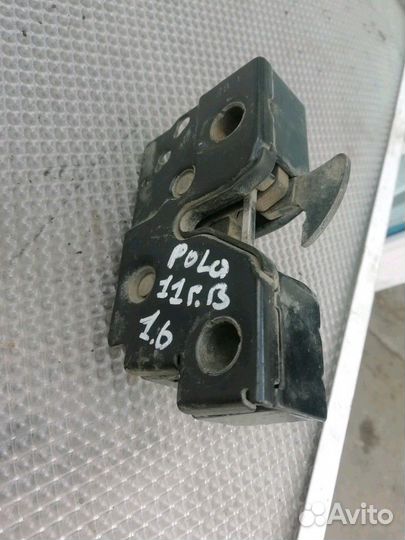 Замок капoтa Нижний Volkswagen Polo Sedan 2010-201