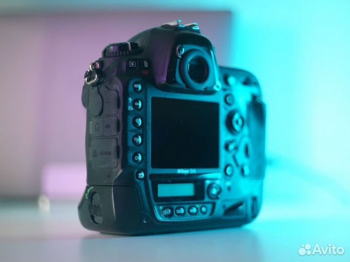 Nikon D4 Body (в идеале)