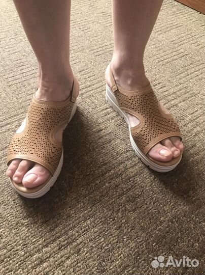 Босоножки женские новые