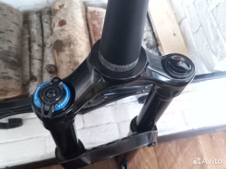 Вилка новая Rock Shox Revelation DebonAir