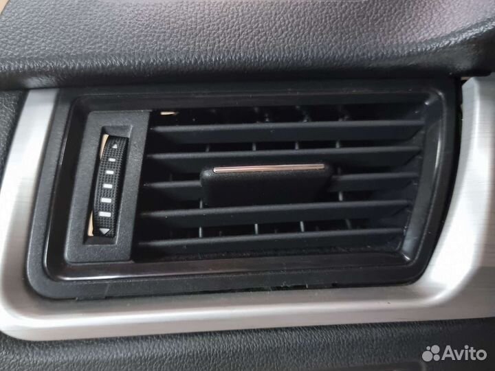 Дефлектор воздушный Skoda Rapid