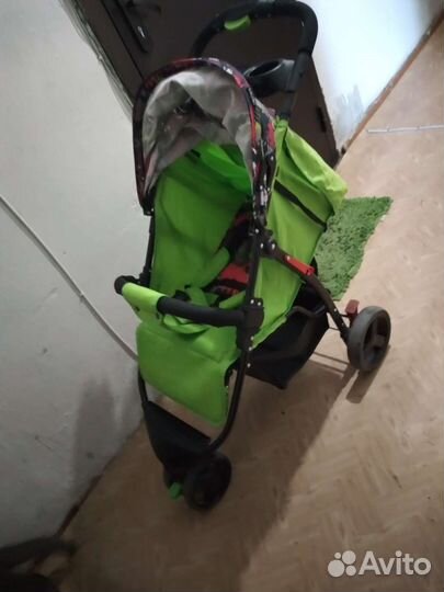 Прогулочная коляска