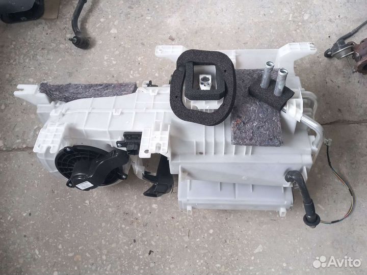 Корпус печки Мицубиси Аутлэндер 3