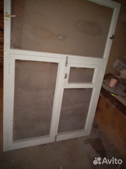 Деревянная оконная рама