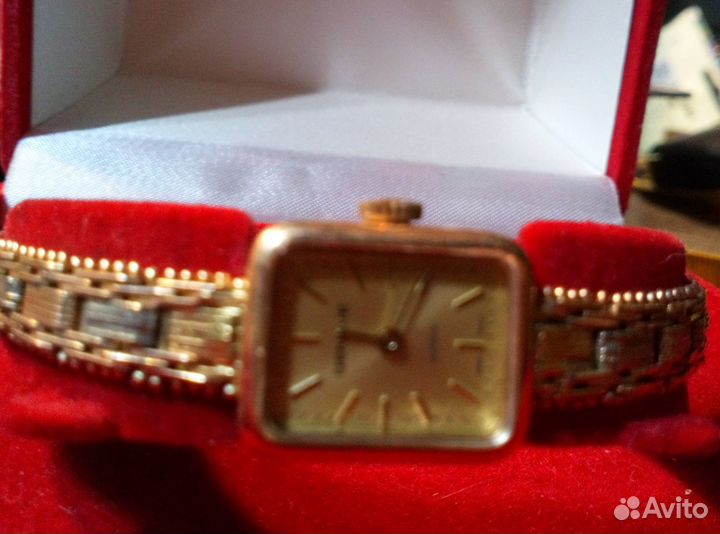 Часы наручные женские золотые