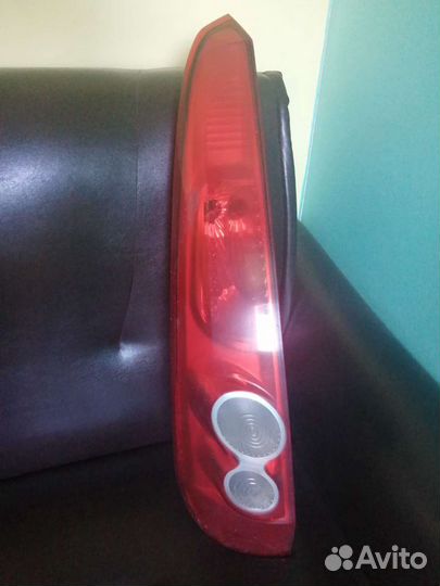 Фонарь левый Ford Fiesta