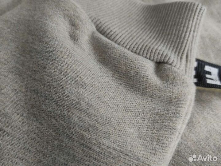 Новый спортивный костюм на подростка