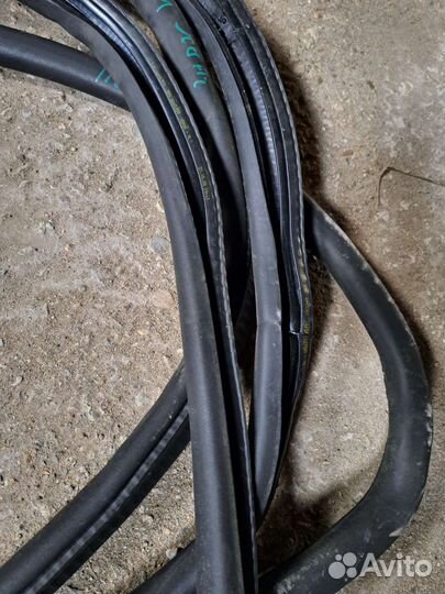 Уплотнитель двери BMW F01