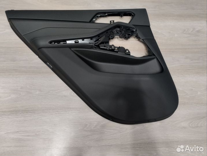 Обивка двери зад лев BMW X5 G05 51429474049