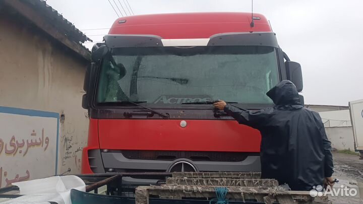 Mercedes-Benz Actros 1844 LS с полуприцепом, 2013