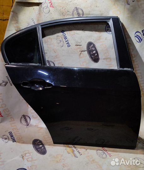 Дверь задняя правая черная BMW 3-Series, E90