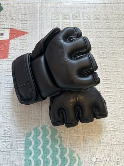 Боксерские перчатки