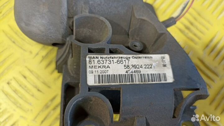 Кронштейн зеркала левый Man Tgl Tgm Tga