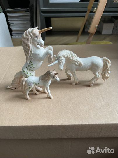 Фигурки лошадей schleich единороги