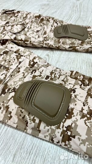 Тактический костюм с наколенниками и налокотниками