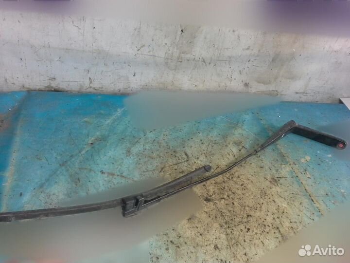 Поводок стеклоочистителя передний правый Ford Focu