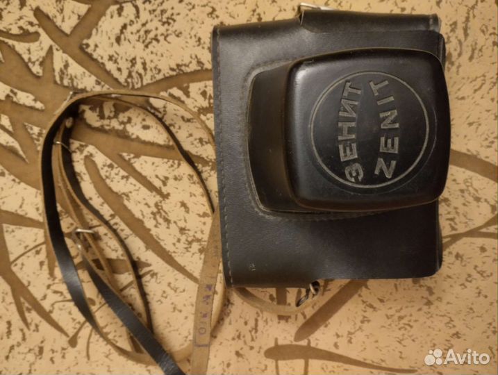 Плёночные фотоаппараты Зенит Е и Зоркий 10 СССР