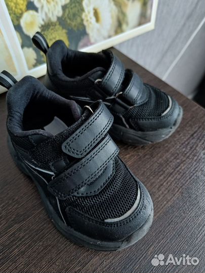 Кроссовки детские 24 размер tombi