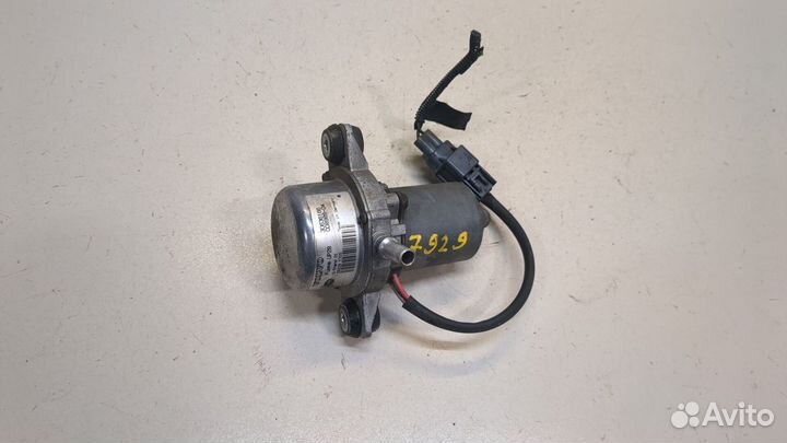 Насос вакуумный Volvo XC90, 2006