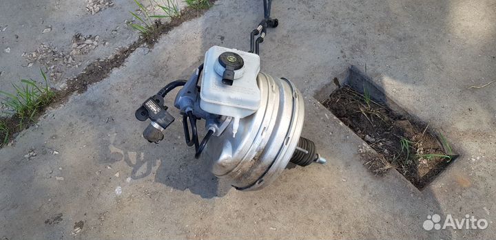 Audi A8 D4 Вакуумный Усилитель в Сборе