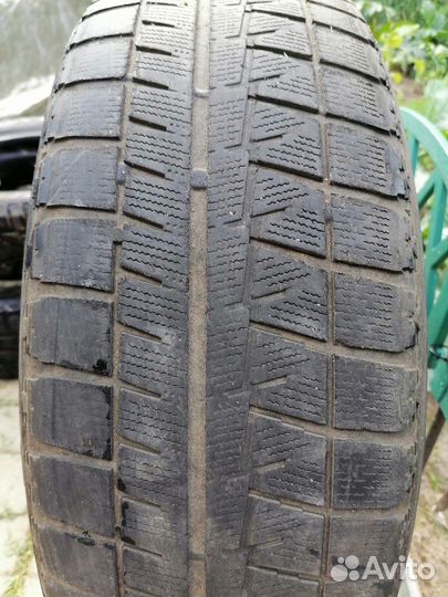 Bridgestone Blizzak DM-V3 215/60 R17