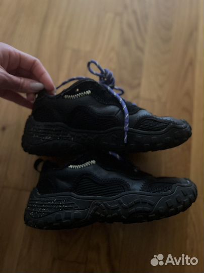 Кроссовки Zara 33