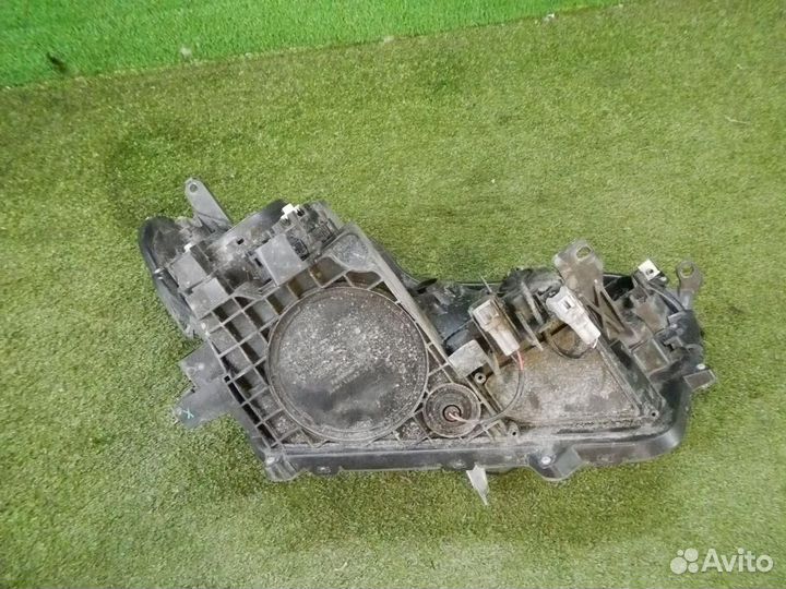 Фара левая Toyota RAV4