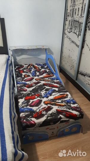 Детская кровать машина
