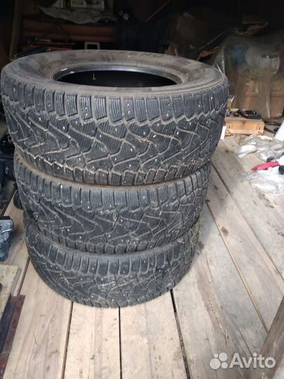 Pirelli Ice Zero 275/65 R17