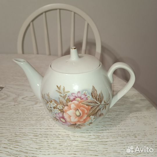 Заварочный чайник, молочник