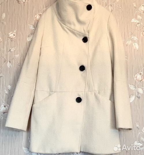 Пальто женское Bershka 42