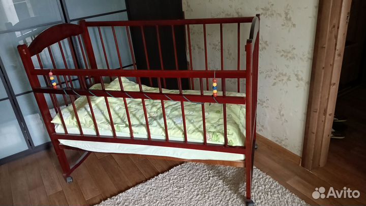 Детская кроватка