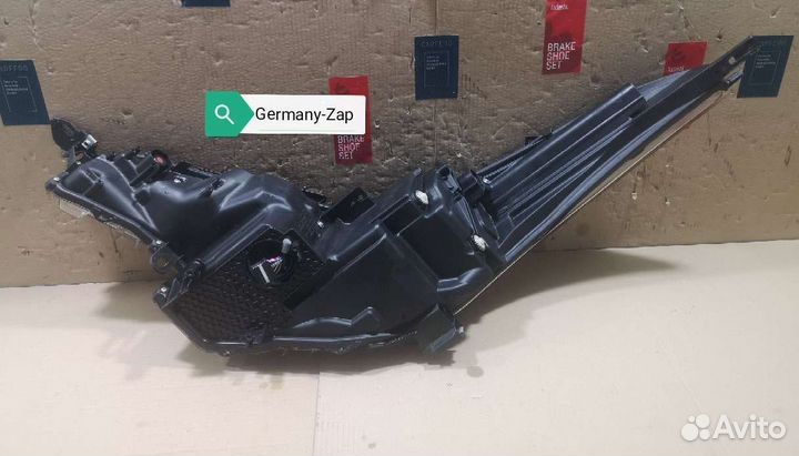 Фара правая Toyota C-Hr NGX50