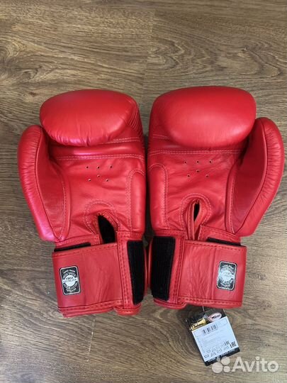 Боксерские перчатки Twins 14 oz