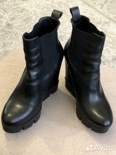 Демисезонные сапоги женские 36 размер