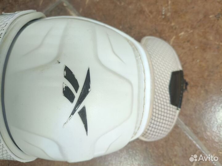 Reebok 20k щитки