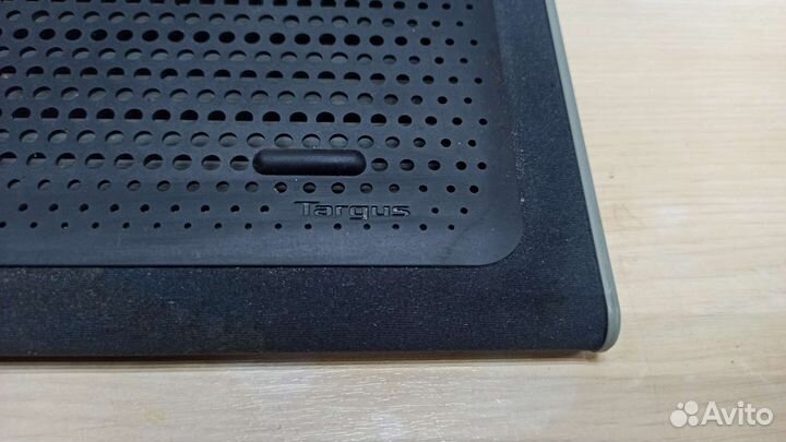 Подставка охлаждающая под ноутбук