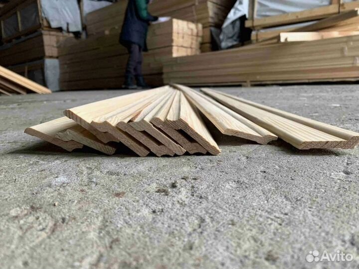 Плинтус евро сосна