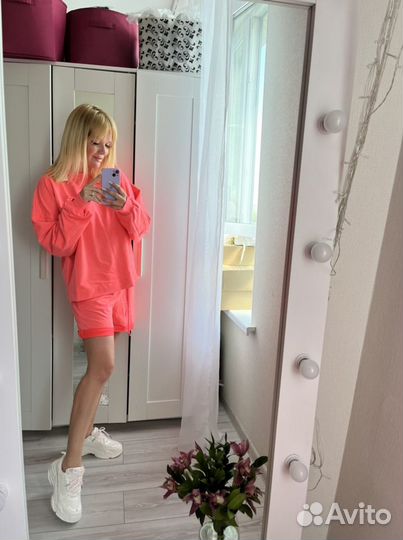 Костюмы с шортами 42/44